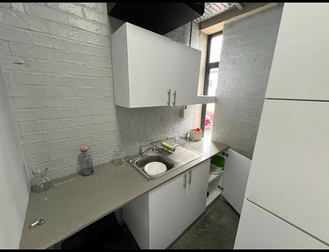 BUSINESS PROPERTY TO RENT IN WALMER